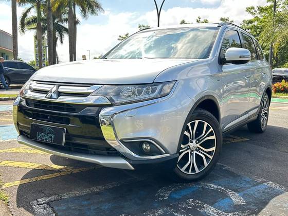 MITSUBISHI OUTLANDER 3.0 GT 4X4 V6 24V GASOLINA 4P AUTOMÁTICO